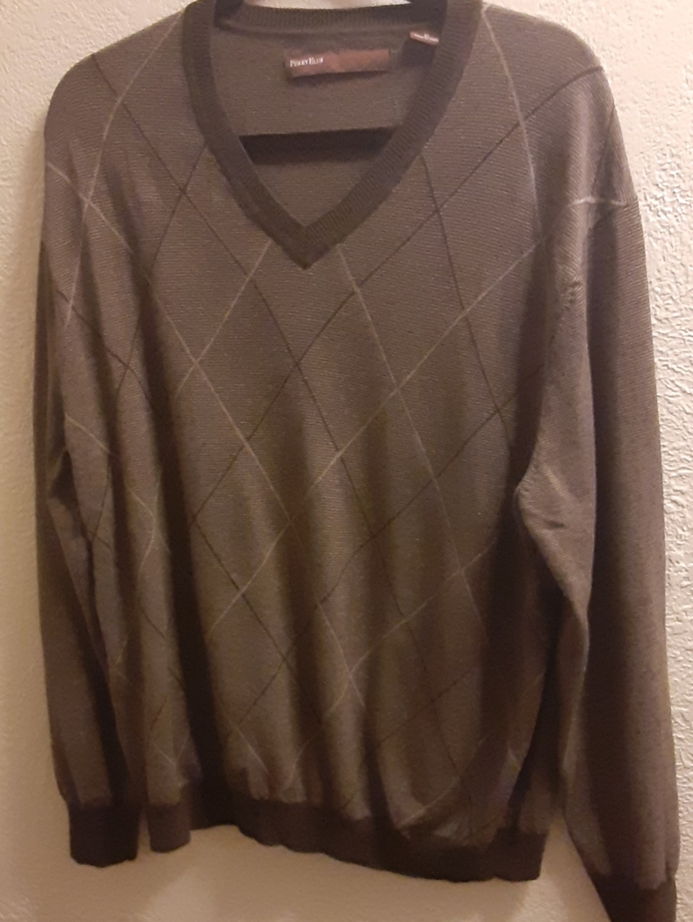Perry Ellis Brown Diamond-Pattern V-Neck Sweater